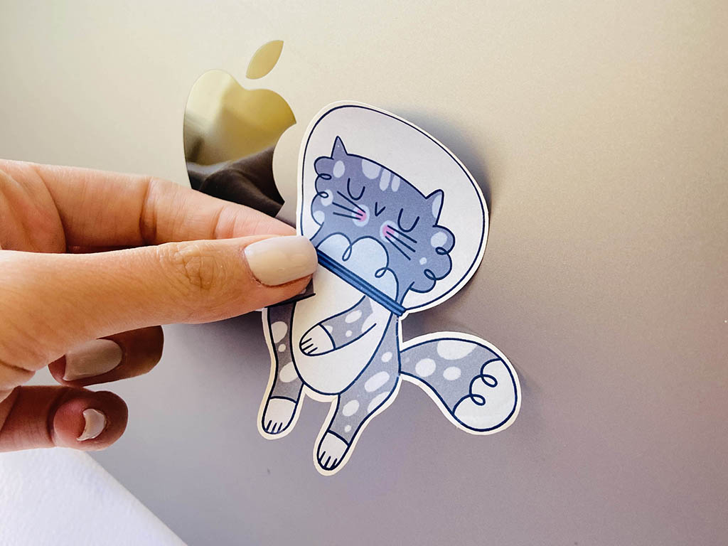 استیکرهای ضدآب و ضدخش